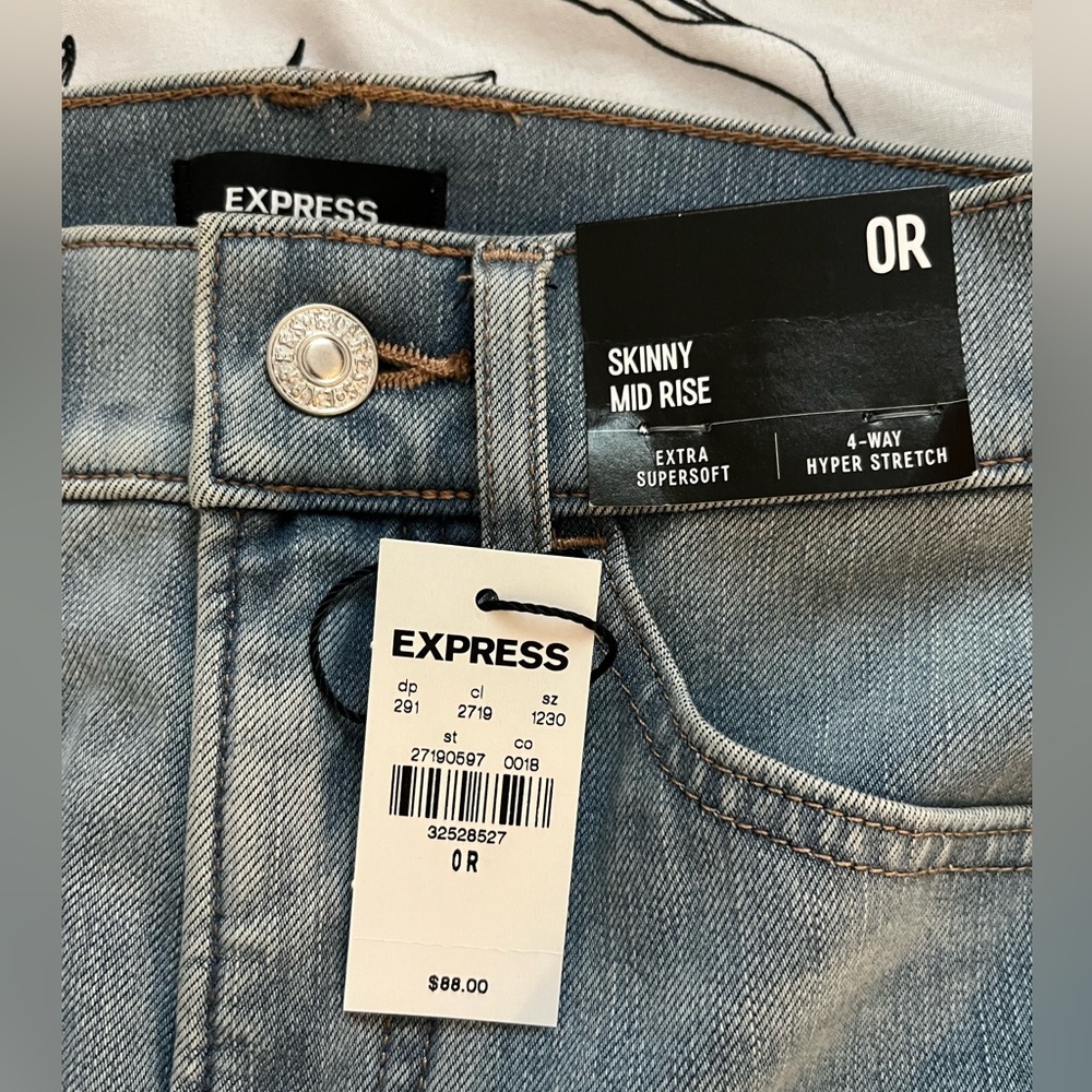 Express Skinny Mid Rise Jean NWT 0R